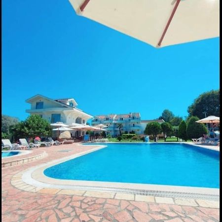 Hotel Comfort Ulcinj Esterno foto