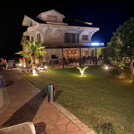 Hotel Comfort Ulcinj Esterno foto
