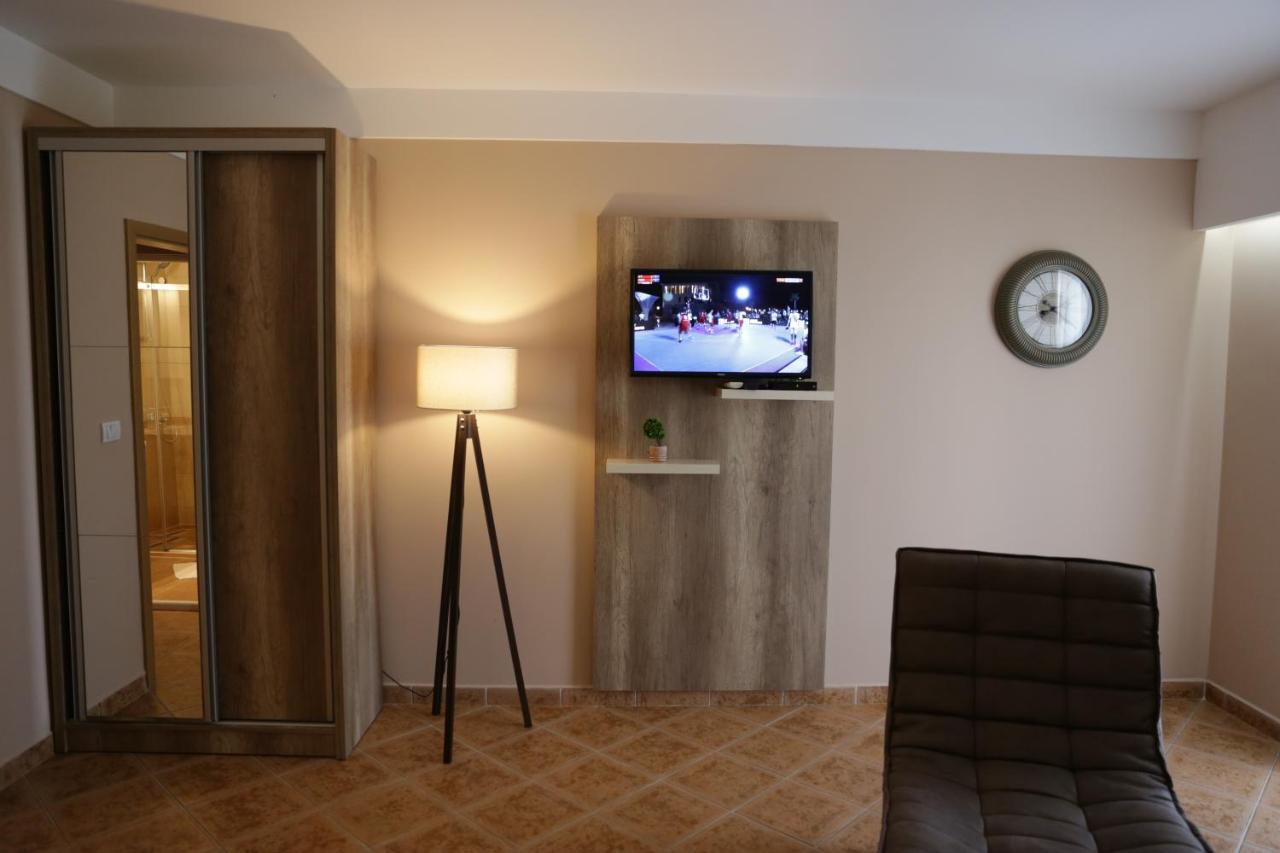 Hotel Comfort Ulcinj Esterno foto