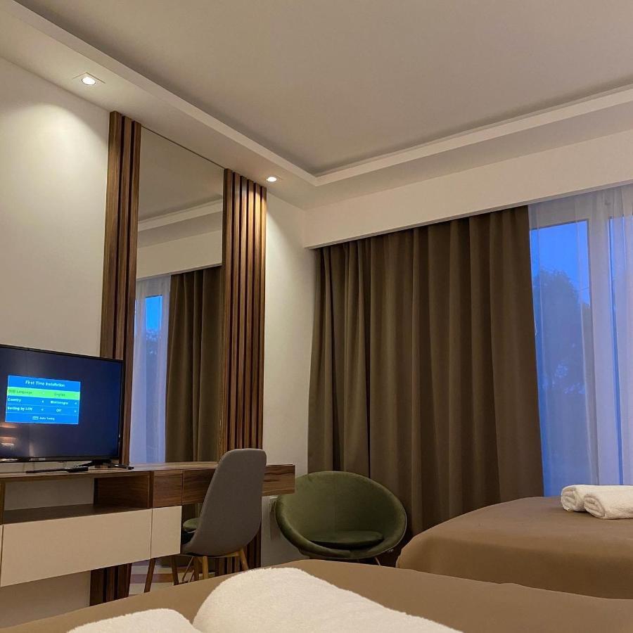 Hotel Comfort Ulcinj Esterno foto