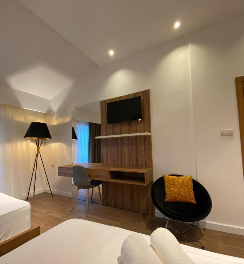 Hotel Comfort Ulcinj Esterno foto