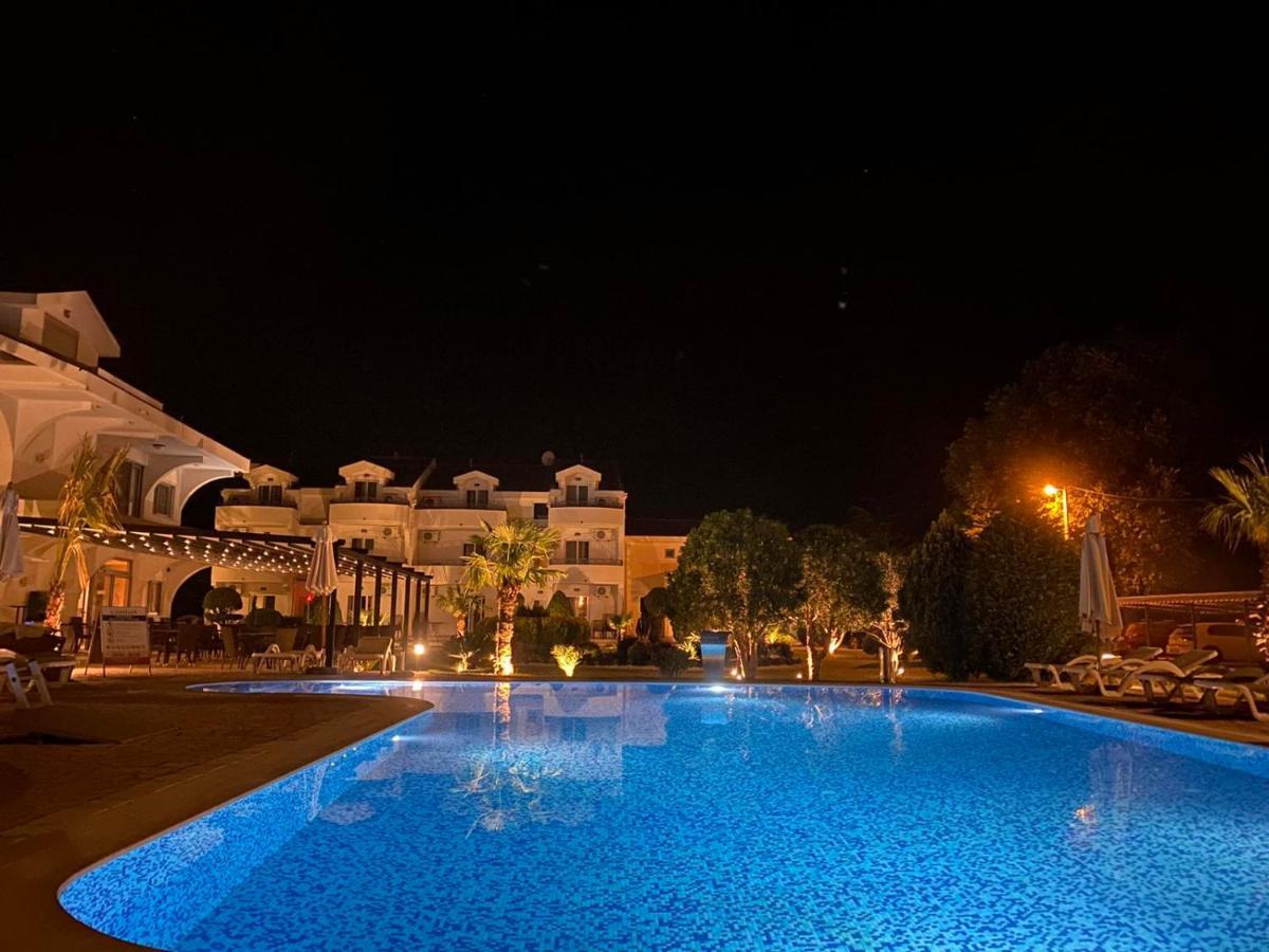 Hotel Comfort Ulcinj Esterno foto
