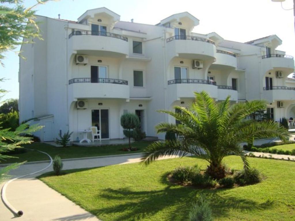 Hotel Comfort Ulcinj Esterno foto