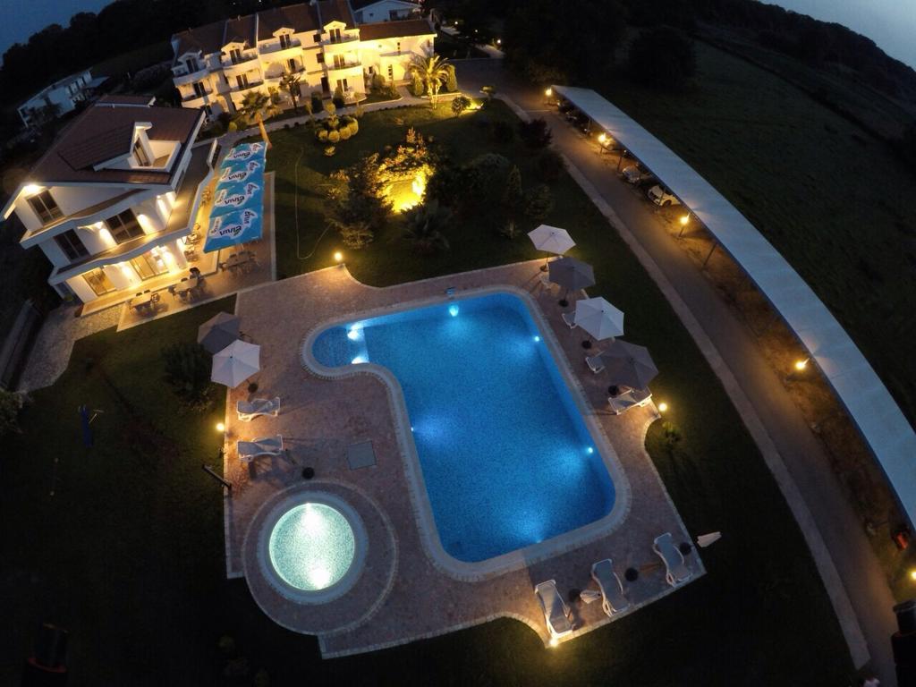Hotel Comfort Ulcinj Esterno foto