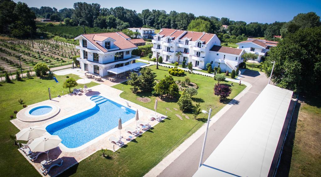 Hotel Comfort Ulcinj Esterno foto