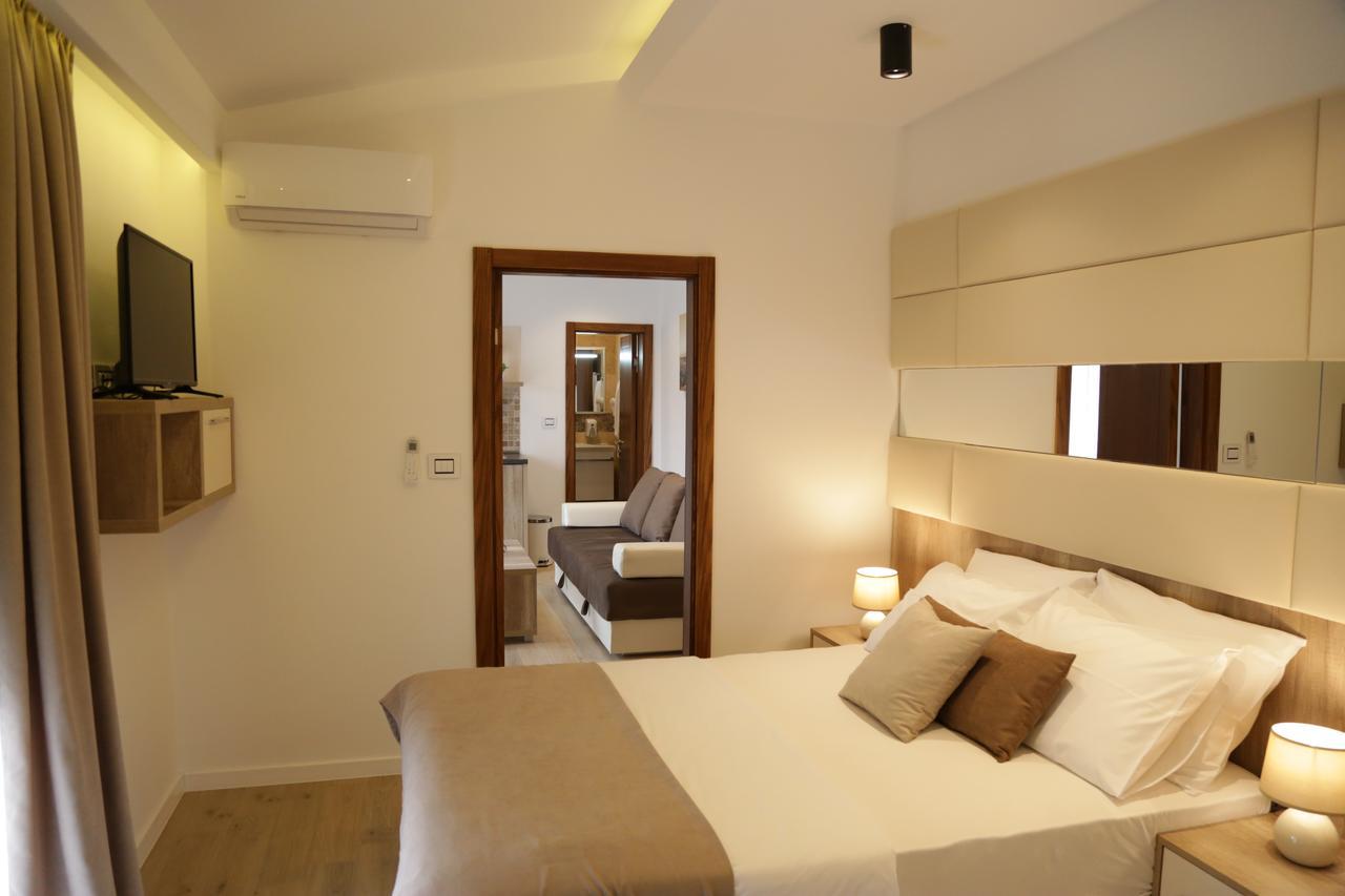 Hotel Comfort Ulcinj Esterno foto