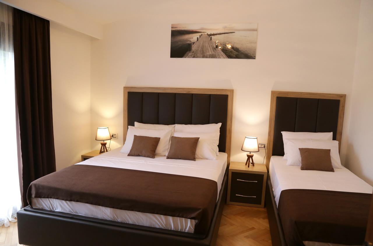 Hotel Comfort Ulcinj Esterno foto
