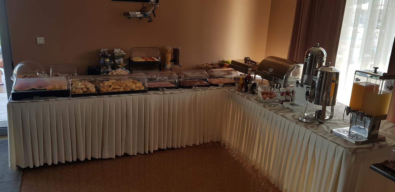 Hotel Comfort Ulcinj Esterno foto