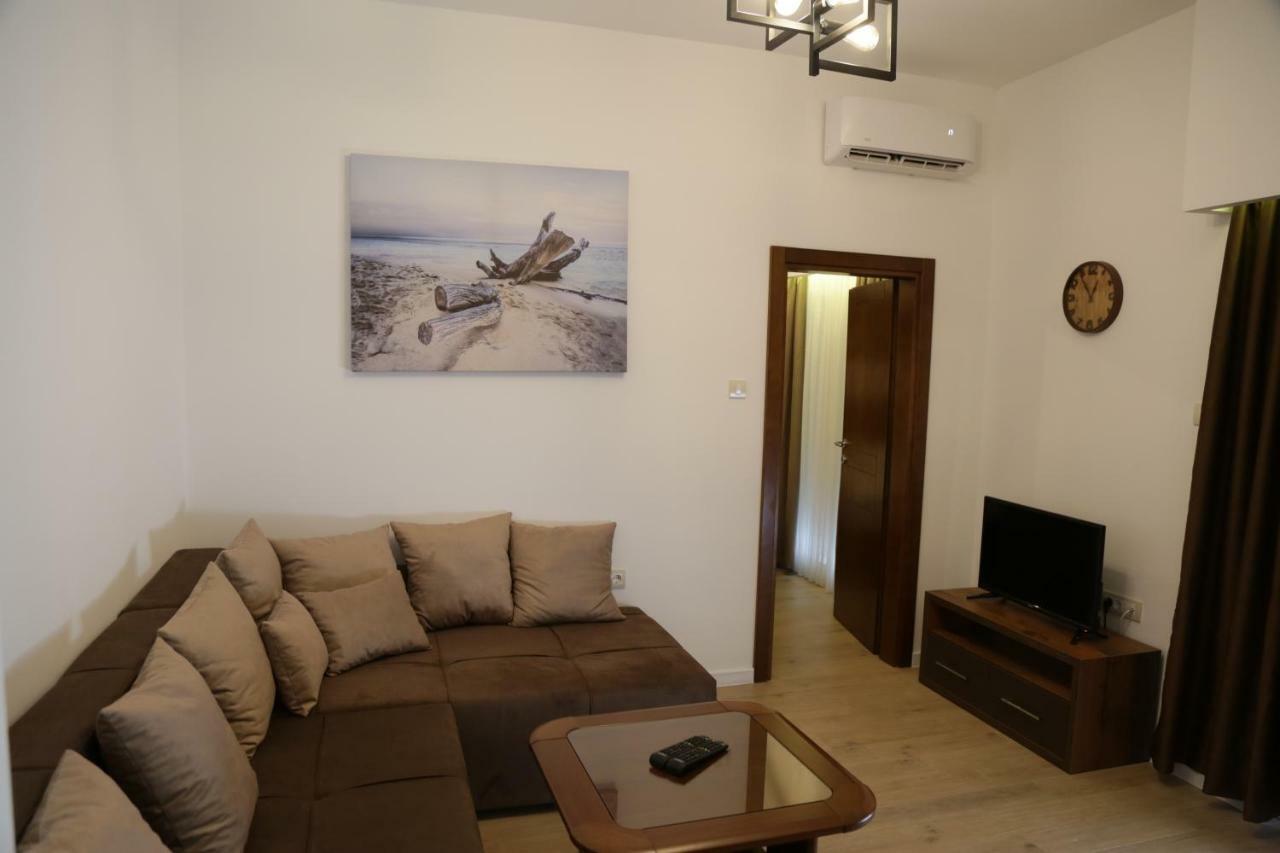 Hotel Comfort Ulcinj Esterno foto
